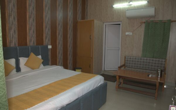 Executive and Single Person and Guest Stay  Room(EP-2000)